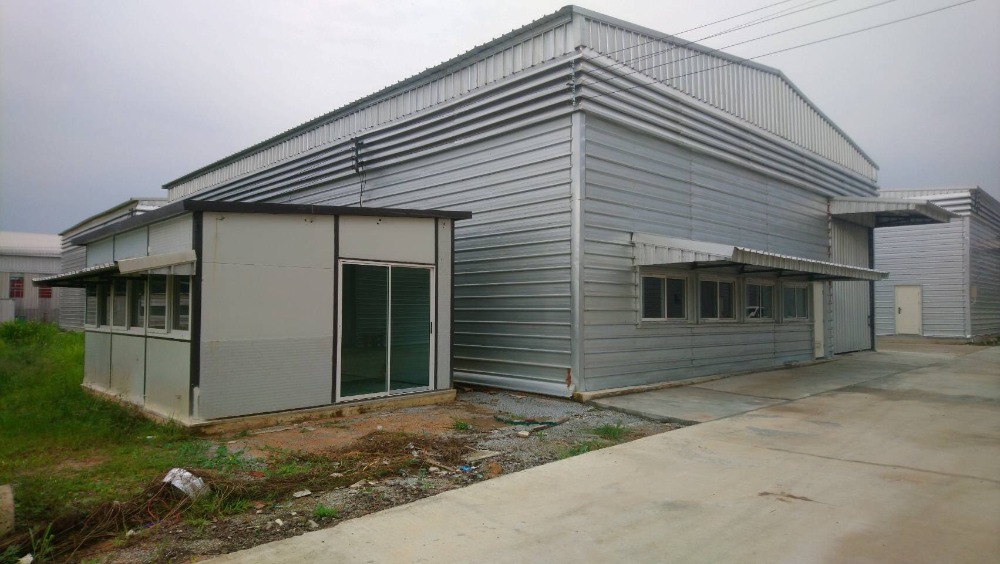 For RentWarehouseSriracha Laem Chabang Ban Bueng : Warehouse for rent 36,000/month Pinthong Industrial Estate Book rental Khun Wan: 063-0895418