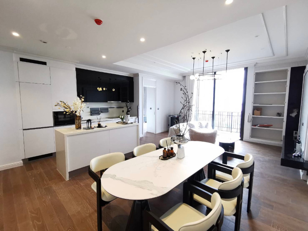 ขายดาวน์คอนโดวิทยุ ชิดลม หลังสวน : Muniq Langsuan 3bed 3bath 123sqm. 59,000,000 Am: 0656199198