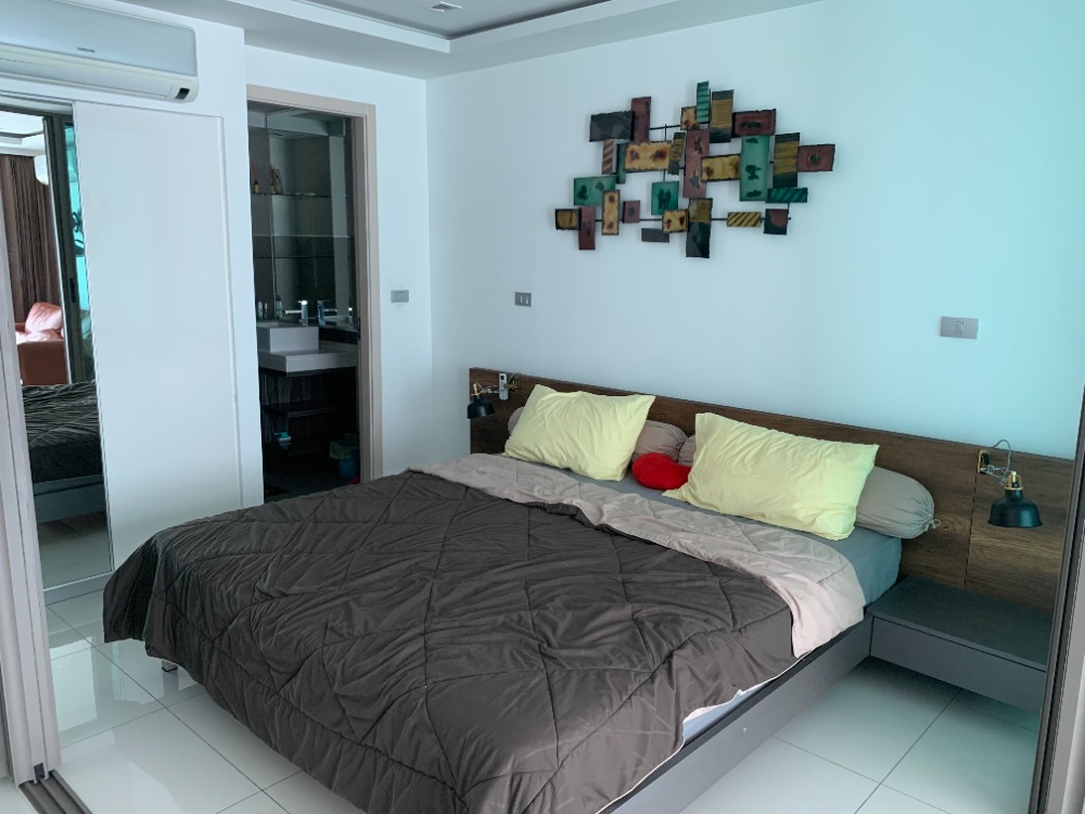 For RentCondoPattaya, Bangsaen, Chonburi : Wong Amat Tower, luxury condo, 1 bedroom, sea view, 47 sq m, 11,900 baht, cheapest in the building Only 50 meters from the sea