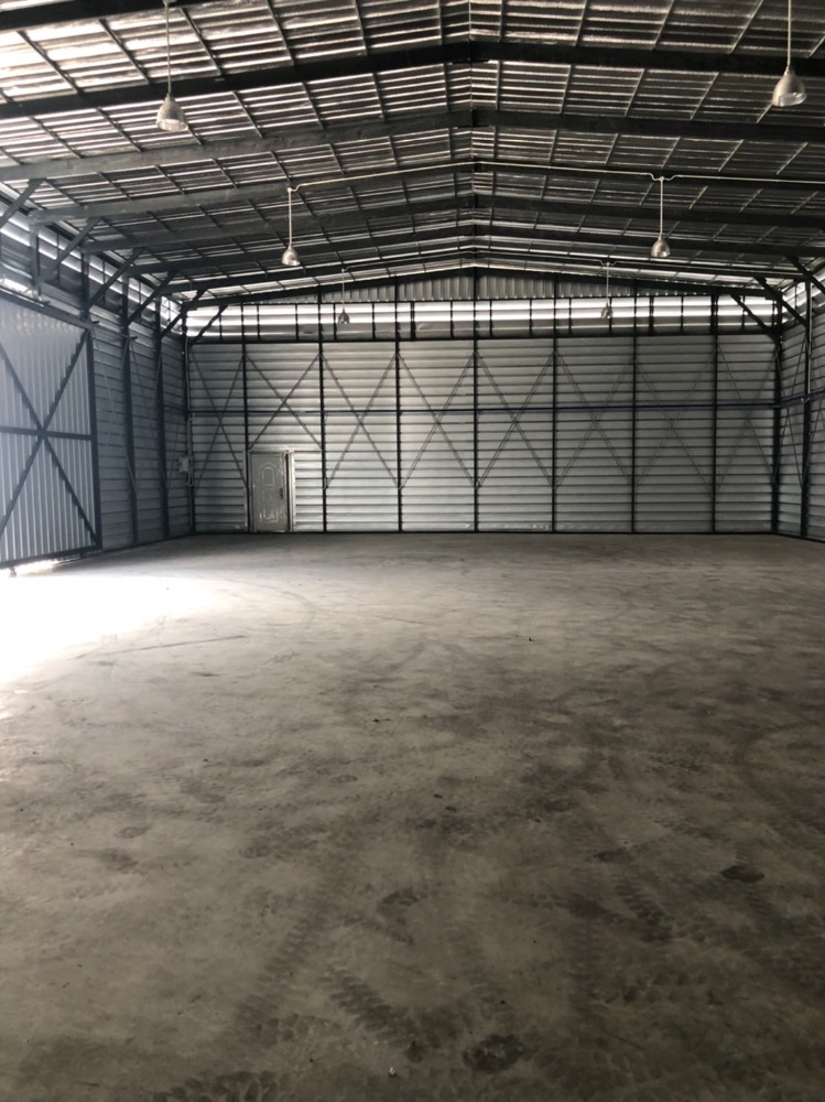 For RentWarehouseSriracha Laem Chabang Ban Bueng : Warehouse + office for rent Store products during the promotion period, remaining 36,000/month, Pinthong Industrial Estate, Sriracha, Chonburi (contact K. Korn: 062-3461415)