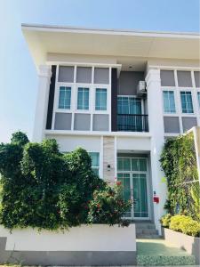 For RentHouseChiang Mai : AHD1391 Townhouse for rent. There is 2 bedrooms and 3 bathrooms. The Area space in 33.75 sq.w. The price is at THB 14,000 per month.