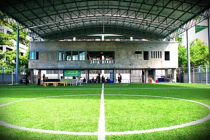 For RentLandRama9, Petchburi, RCA : For rent, a football field 1,200 sqm. with Rama 9 building, can be converted to other businesses / Land for RENT Rama 9.