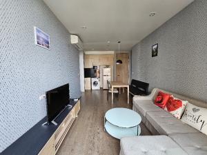 For RentCondoSukhumvit, Asoke, Thonglor : 2 bed rooms for rent at BTS Phrom Phong - only 500 metre from Emporium