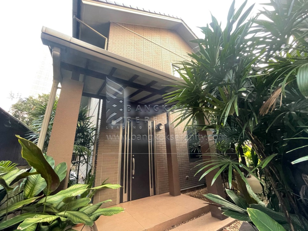 For RentHouseSukhumvit, Asoke, Thonglor : House for rent in Sukhumvit -Prompong