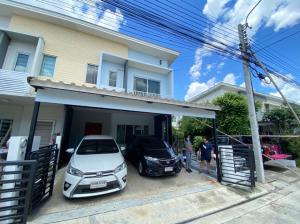 For RentHouseChaengwatana, Muangthong : 2-storey townhouse for rent, behind the corner of The Connect 1, Chaengwattana, Muang Thong Thani, 2 floors, 3 bedrooms, 2 bathrooms, 2 car parks, 1 car park in front of the house.
