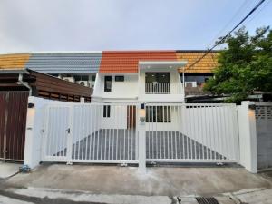 For SaleTownhouseOnnut, Udomsuk : 2 storey townhouse for sale (Tup Kaeo Village), Soi Wachiratham Sathit. 29/Soi Punnawithi 36 All new renovations, 3 bedrooms, 2 bathrooms, price only 5.49 million baht!!! near BTS