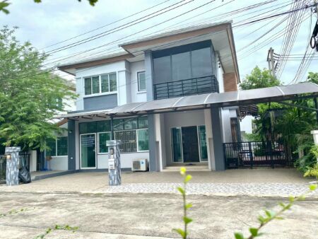 ขายบ้านศรีราชา แหลมฉบัง บ้านบึง : ขายบ้านเดี่ยว หลังมุม พิกัดศรีราชา_บางพระ ต่อเติม Home Office มบ.ธาดาทาวน์,240 ตรม. 59 ตร.วา เชื่อมต่อถนนหลักหลายเส้นทาง ใกล้เซนทรัล และ รร.อัสสัมชัญ