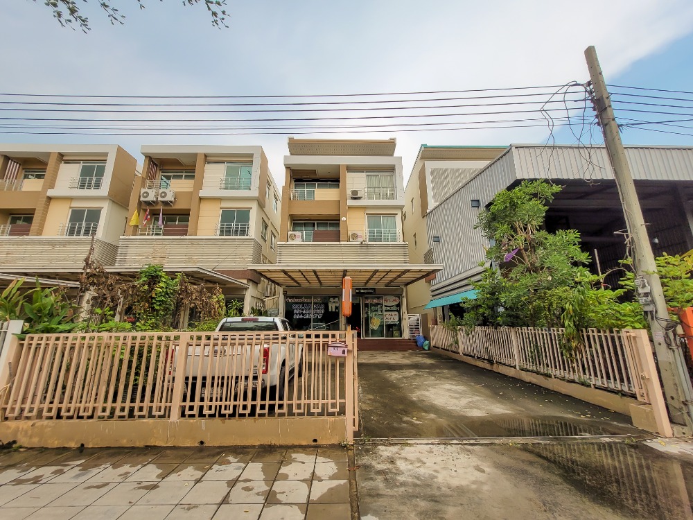 ขายตึกแถว อาคารพาณิชย์พุทธมณฑล ศาลายา : อาคารพาณิชย์ บุษราคัมเทอเรส ริมถนนพุทธมณฑลสาย3 350 71.5 ตร.วา แต่งสวย