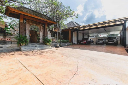 For SaleHouseSeri Thai, Ramkhamhaeng Nida : House for sale along Ekamai-Ramintra (Built-in teak wood, Balinese style) 386 sq m. Usable area 1,544 sq m. The most convenient location near Central Eastvile.