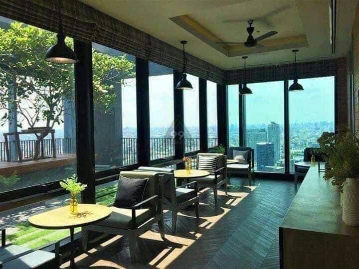 For SaleCondoLadprao, Central Ladprao : (OWER POST)Condo for sale Chapter One Midtown Ladprao 24, lower than market price, corner room, view of Baiyoke Tower