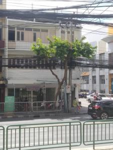 For RentShophouseRama 8, Samsen, Ratchawat : Commercial building for rent, good location, easy to travel, Samsen Road, Bangkok