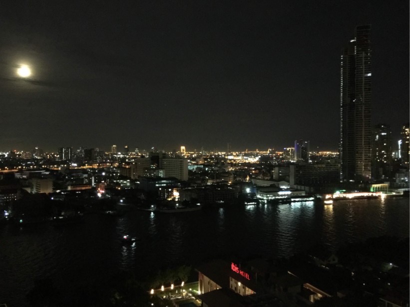 ให้เช่าคอนโดวงเวียนใหญ่ เจริญนคร : Condo Baan Sathorn - Chaophraya High floor river view with balcony, furniture, electrical appliances, for rent 50,000 baht