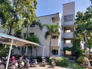 For SaleBusinesses for saleAyutthaya : 3-storey apartment for sale, total 42 rooms, resort atmosphere, suitable for WELLNESS center, Ayutthaya province.