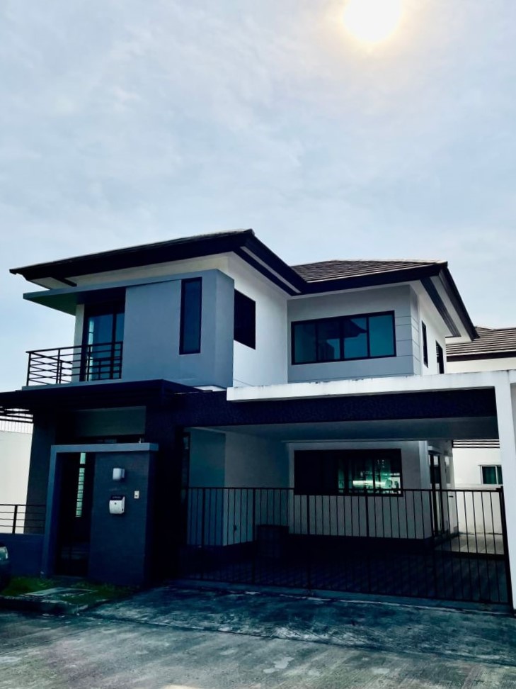 For SaleHouseNawamin, Ramindra : 2 storey detached house for sale 🏘 📍 Nirvana Intro Ring Road - Kaset Nawamin, Khan Na Yao, empty house with built-in kitchen counter, 3 bedrooms, 3 bathrooms [6412-2011096]