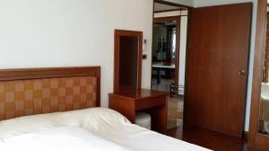 For RentCondoWitthayu, Chidlom, Langsuan, Ploenchit : Condo for rent, Witthayu Complex, fully furnished, new condition