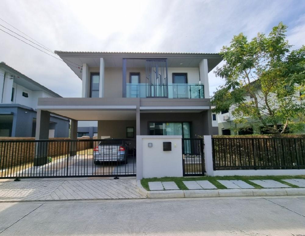 For SaleHouseBangna, Bearing, Lasalle : 💫Selling single house, fully furnished, ready to move in, Burasiri, Ring Road, On Nut project, the newest zone house, the house is only 9 months old, plus everything. Good brand name electrical appliances, living room air conditioner with ceiling 💫