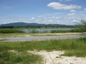 For RentLandSriracha Laem Chabang Ban Bueng : Adjacent to water, Nong Kho Reservoir, Adjacent to Sriracha Road, 372 square meters, Adjacent to the road, 32 meters, convenient to travel
