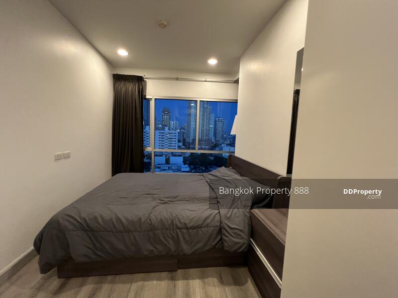 ให้เช่าคอนโดสาทร นราธิวาส : for rent Centric sathorn st louis 1 bed special deal!!