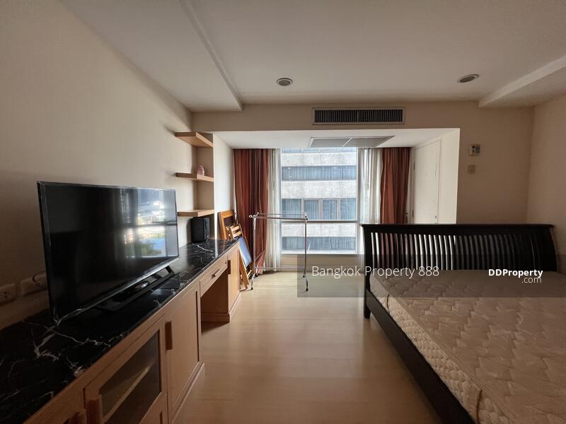 For RentCondoNana, North Nana,Sukhumvit13, Soi Nana : for rent Trendy condo 1 bed super deal!!