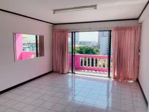 For RentCondoLadprao101, Happy Land, The Mall Bang Kapi : Condo Bangkapi Center @The Mall Bangkapi, Studio-1 Bedroom 2-7 floor, Plenty units available to choose