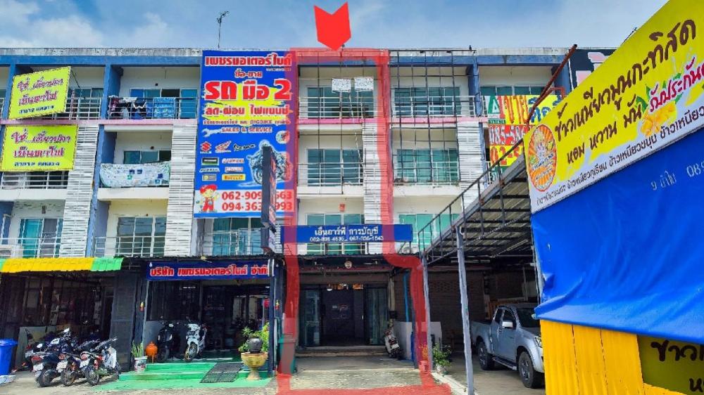 For SaleShophousePathum Thani,Rangsit, Thammasat : Watch first, theres a clip..beautiful building, next to a 4-lane road, has parking, next to the village, school and market, Thanyaburi department store.
