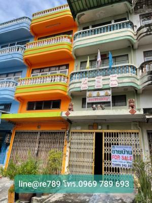 For SaleShophouseRathburana, Suksawat : Commercial Building Tassanee Niwet Prachauthit 121 3-storey building and a half There is a roof deck with a roof covering 28.8 sq m. usable area 432 sq m. 6 bedrooms, 5 bathrooms, suitable for trading, making a room for rent.