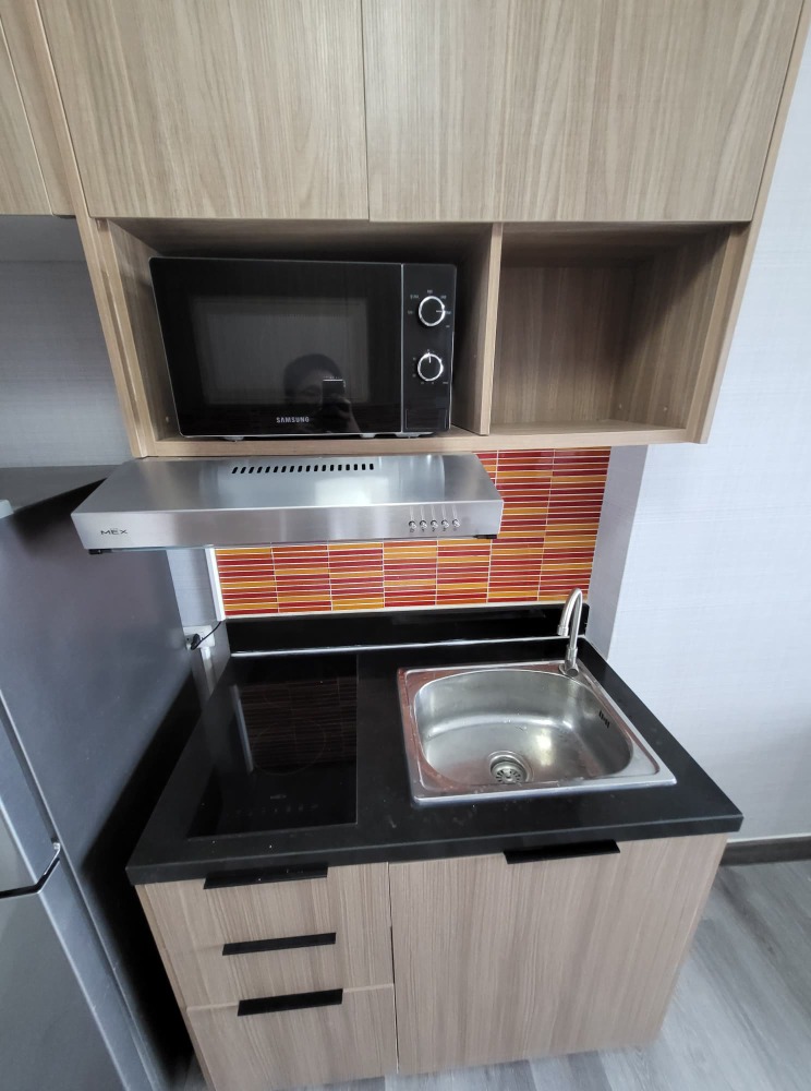 For SaleCondoKasetsart, Ratchayothin : Parents bought it for their children to live very well. The price can be discussed. Selling at a loss is lower than the condo market next to the BTS and Kasetsart University. (Corner room with north view) Building E (Engineer) 8th floor condo chapter one