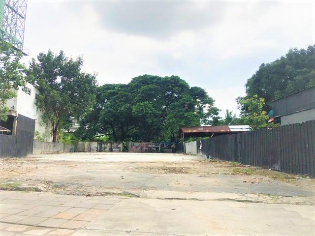 For RentLandRatchadapisek, Huaikwang, Suttisan : Land for rent on Ratchada Road, Ratchada area, Rama 9, Huay Kwang, area 181 sq m., near MRT Cultural Center. Suitable for restaurants, showrooms or other businesses.