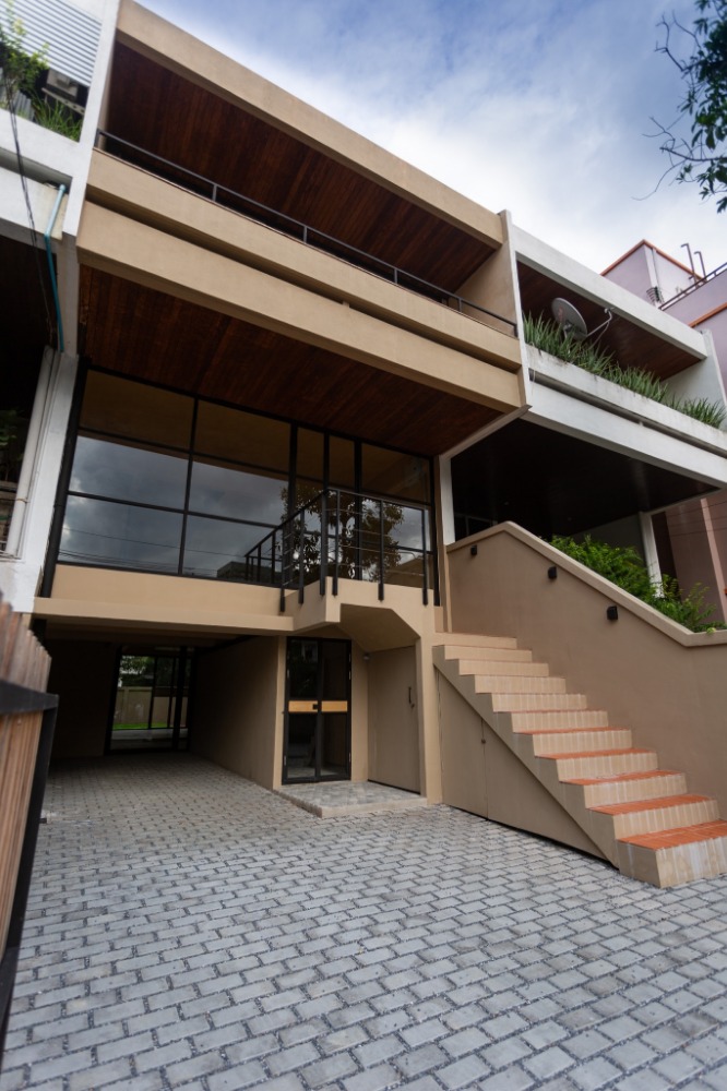 For SaleShophouseSukhumvit, Asoke, Thonglor : SALE Commercial Building for sale with tenants in Thonglor 20 Perfect for Investment!
