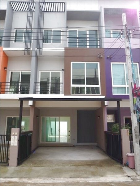 For RentTownhouseNawamin, Ramindra : 3-storey townhome for rent, modern style. Townhome in Ramintra area, Greenwich Greenwich Ramintra project, next to Makro Ramintra, near Siam Park, size 3 bedrooms, 3 bathrooms, empty house, unfurnished. Ready to move in. If interested, contact 082 7847036