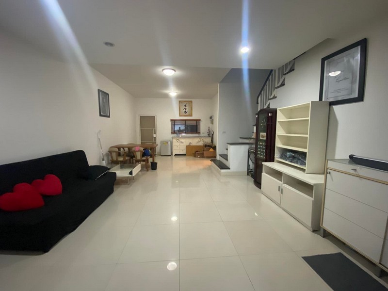 For RentTownhouseLadprao101, Happy Land, The Mall Bang Kapi : 3-storey townhome for rent, behind CDC, Soi Yothin Phatthana 11, Town Plus X Ladprao project Town Plus X Ladprao, 3 bedrooms, 4 bathrooms, good location, convenient transportation, near the expressway, fully furnished. Ready to move in, please contact Khu