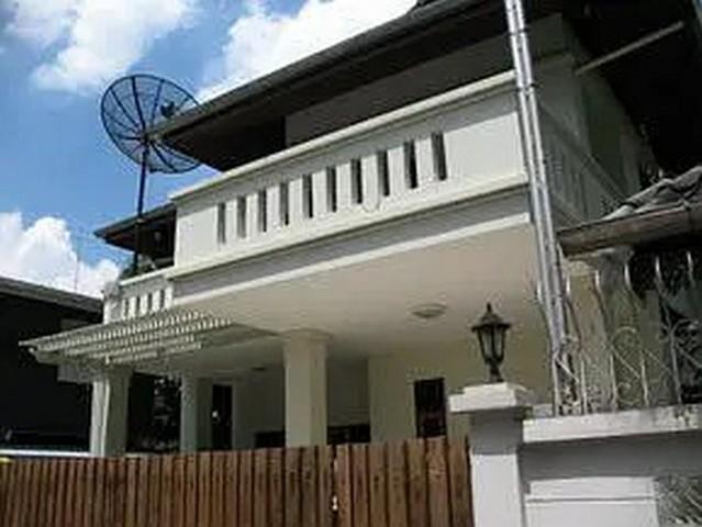 ขายที่ดินสาทร นราธิวาส : ขายที่ดินสาทรซอย 9 เนื้อที่ 118 ตรว. พร้อมบ้านเดี่ยว 2 หลัง ในรั้วเดียวกัน ใกล้ BTS ช่องนนทรี