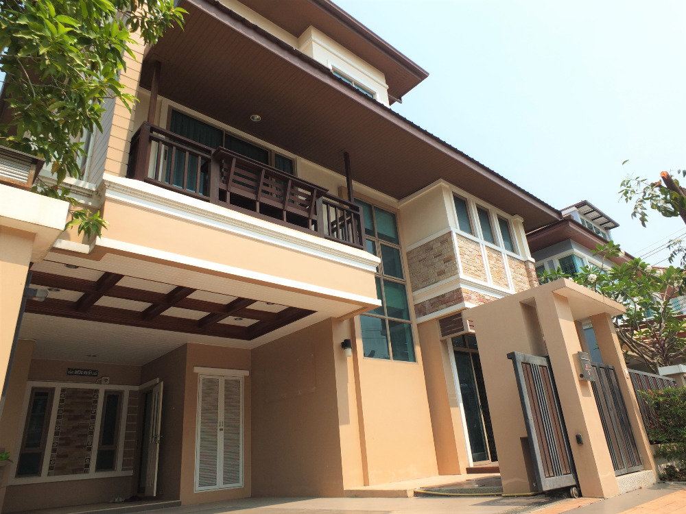For SaleHome OfficePinklao, Charansanitwong : Single house on Ratchaphruek Road, Nonsi Regent, Ratchaphruek, 3 floors, cheapest, next to the main road, the beginning of the project