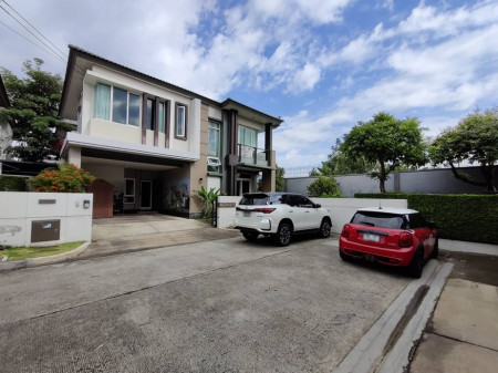ขายบ้านเกษตรศาสตร์ รัชโยธิน : ขายถูกมาก! บ้าน Casa Legend เกษตร-นวมินทร์ ใกล้ทางด่วน ( #หลังมุม + ต่อเติมพิเศษทั้งหลัง ) 61.1 ตร.ว. 220 ตร.ม. หลังสุดท้ายจอดรถได้หลายคัน