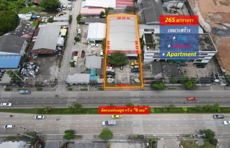 For SaleLandLadkrabang, Suwannaphum Airport : Land for sale on On Nut - next to On Nut Road, 6 lanes wide (suitable for building a house + office + Apartment) 265 sq m., width on the road 20 m. Workplace near Lotus