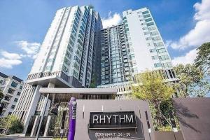 For RentCondoSukhumvit, Asoke, Thonglor : For rent: The Rhythm Condo Sukhumvit 36-38 near BTS Thong Lor, fully furnished, ready to move in.
