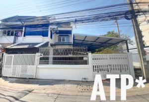 For RentTownhouseLadprao, Central Ladprao : **For Rent** Townhouse house. Behind the corner (3 bedrooms / 2 bathrooms / 2 air conditioners / 3 parking spaces / 1 maid's room + private bathroom) @ near Lat Phrao-Ratchada intersection