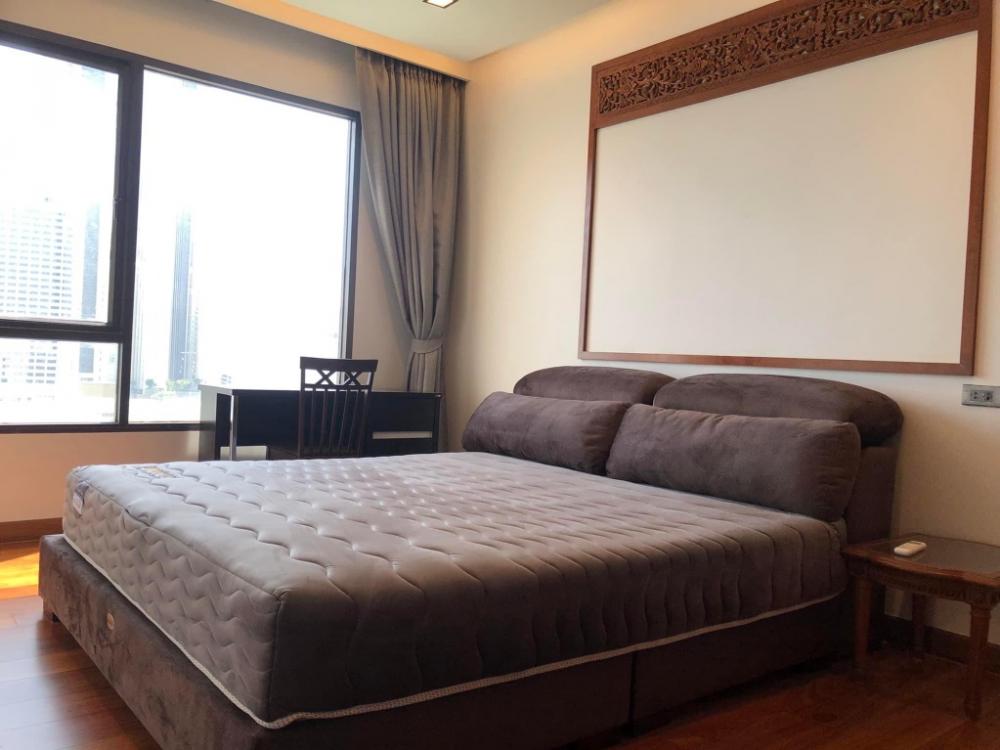 For RentCondoWongwianyai, Charoennakor : House for rent in Chao Phraya Condo.  (House of Chao Phraya Condo) Nice room with furniture  newly renovated  New Chao Phraya River view, ready to move in.  - Room size 64, top view of the Phraya River - 1 occupancy / 6 light