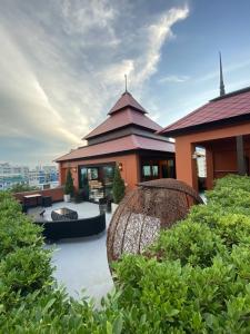For RentCondoSathorn, Narathiwat : Penthouse - Rooftop, Brand - new room,  Sathorn, Wittayu area, Furnished, Ready to move in,  Near MRT