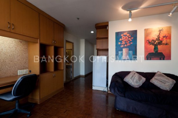 For SaleCondoSilom, Saladaeng, Bangrak : Silom Suite ⭐ 1 bedroom, large size 50 sq m. / 1x floor ⭐ 5.4 million 【Khun Im 065-4742891】