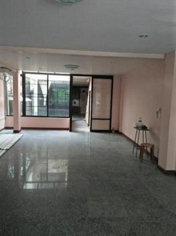For RentTownhouseChokchai 4, Ladprao 71, Ladprao 48, : 3-story townhome for rent, Soi Lat Phrao 69 Near MRT Lat Phrao 71, along the expressway, Bodindecha School.