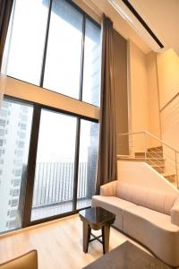 ให้เช่าคอนโดพระราม 9 เพชรบุรีตัดใหม่ RCA : RENT! Ideo mobi asoke 1 ห้องนอน Duplex fully-furnished, high floor