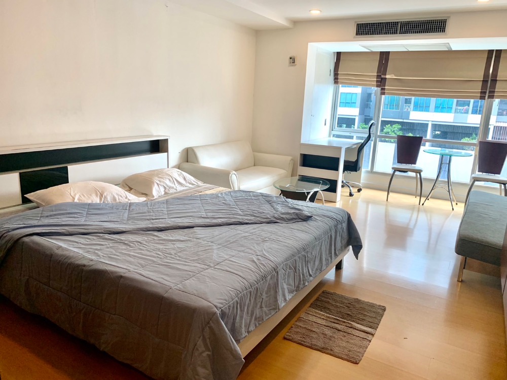 ให้เช่าคอนโดนานา : for Rent Trendy condo 1 bed special deal!!