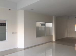 For SaleHome OfficeYothinpattana,CDC : 3 storey home office for sale, area 50 sq m, usable area about 380 sq m, selling cheap, this price is very good value.