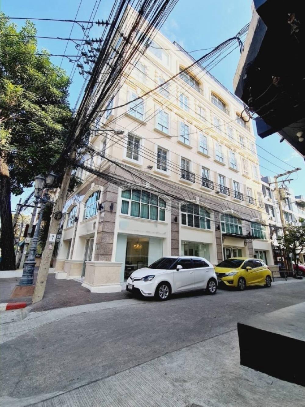 For RentShophouseKasetsart, Ratchayothin : Rental : Stand Alone Buidling in Ratchayothin , 5 Storeys🔥🔥Rental Price : 500,000 THB / Month 🔥🔥 • For Hotle , Spa , Clinic , Lounge • Have Restaurant • Room Type : Standard / Mini / Superrior / Suit / Penhouse • 81 Sqw , 1500 sqm ( 250 m From BTS
