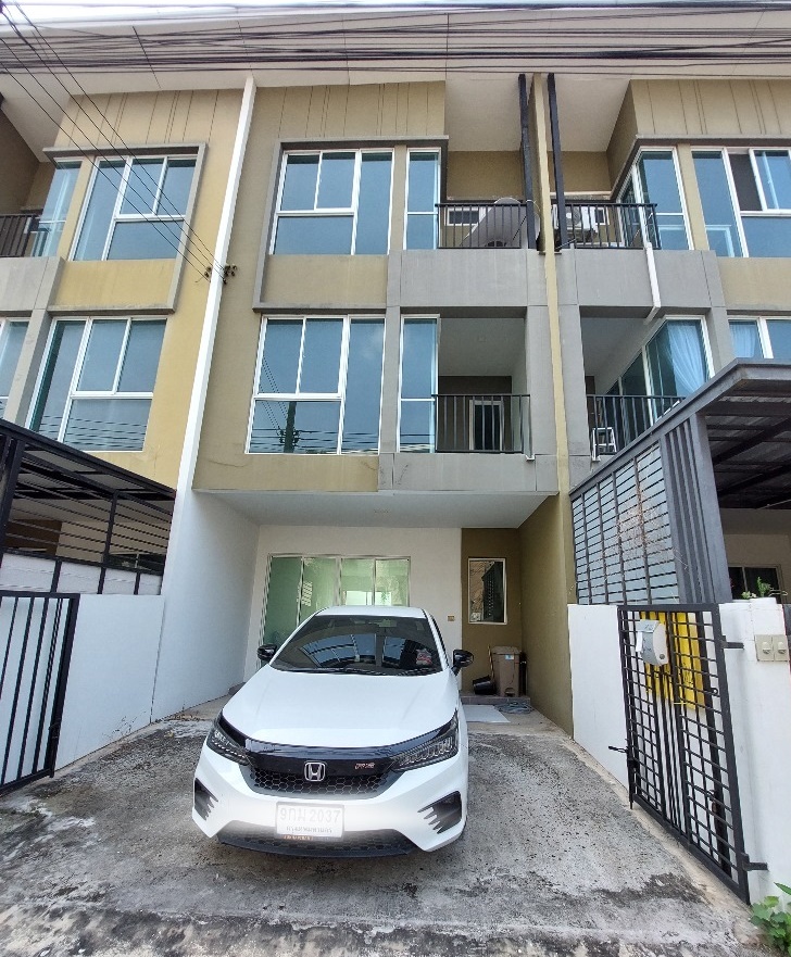 For RentTownhouseNawamin, Ramindra : 3-storey townhome for rent (Bless Town) 25 sq m. Located on Ramintra Road 127. near Minburi market Rent 18,000/month