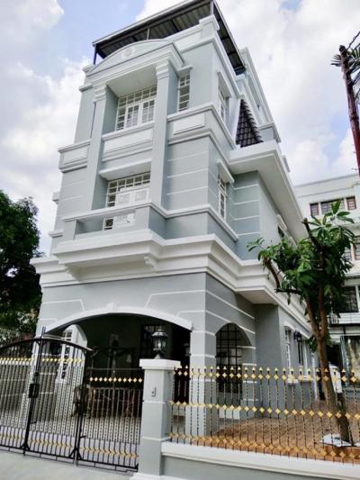 For SaleHousePinklao, Charansanitwong : 4 storey detached house for sale, Tharinee Pinklao University, Borommaratchachonnani 19 Road, Arun Amarin, Bangkok Noi, Bangkok.