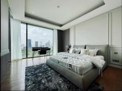 For RentCondoWitthayu, Chidlom, Langsuan, Ploenchit : Rent 1 bedroom, size 87 sq m., Sindhorn Tonson project -1 bedroom, 1 bathroom, size 87 sq m., 15th floor, position 05 - South facing room. Lumpini garden view with guaranteed garden view 100%