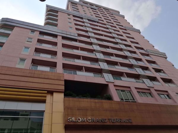 For SaleCondoSilom, Saladaeng, Bangrak : Best Price!! Sell with Tenant 6,999,000 THB 1Bed 46 sq.m. Silom Grand Terrace  BTS Saladaeng behind Silom Complex Call Tono 065-820-9025