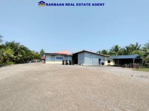 For SaleFactorySamut Songkhram : Land for sale with charcoal briquette factory business, Samut Songkhram, Amphawa, area 4-3-23 rai, 8 rooms, size 3.5 x 7 meters per room, price 33 million baht.